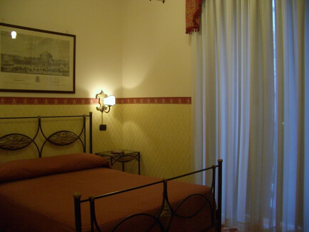 Pinto-Storey Hotel Nápoles Exterior foto